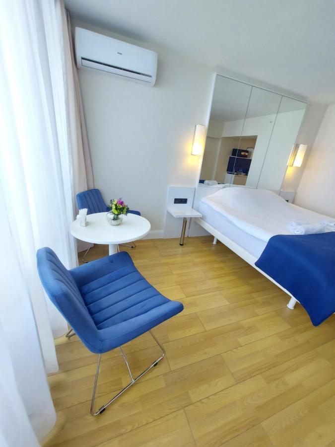 Номера На Высоких Этажах 24,31 Appartement Batoemi Buitenkant foto