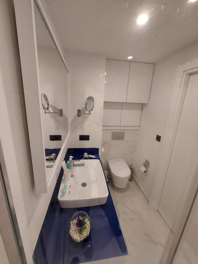 Номера На Высоких Этажах 24,31 Appartement Batoemi Buitenkant foto