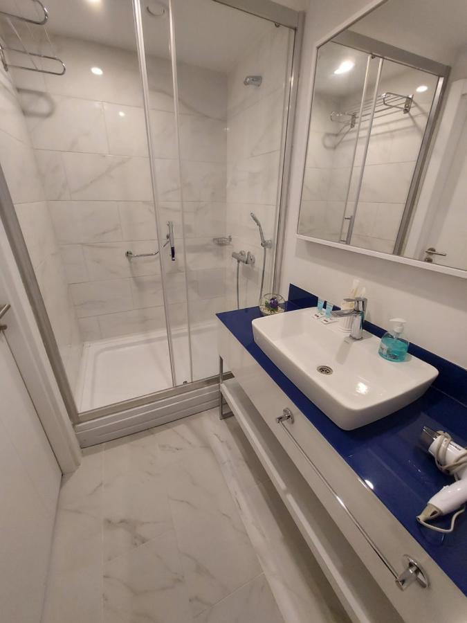 Номера На Высоких Этажах 24,31 Appartement Batoemi Buitenkant foto