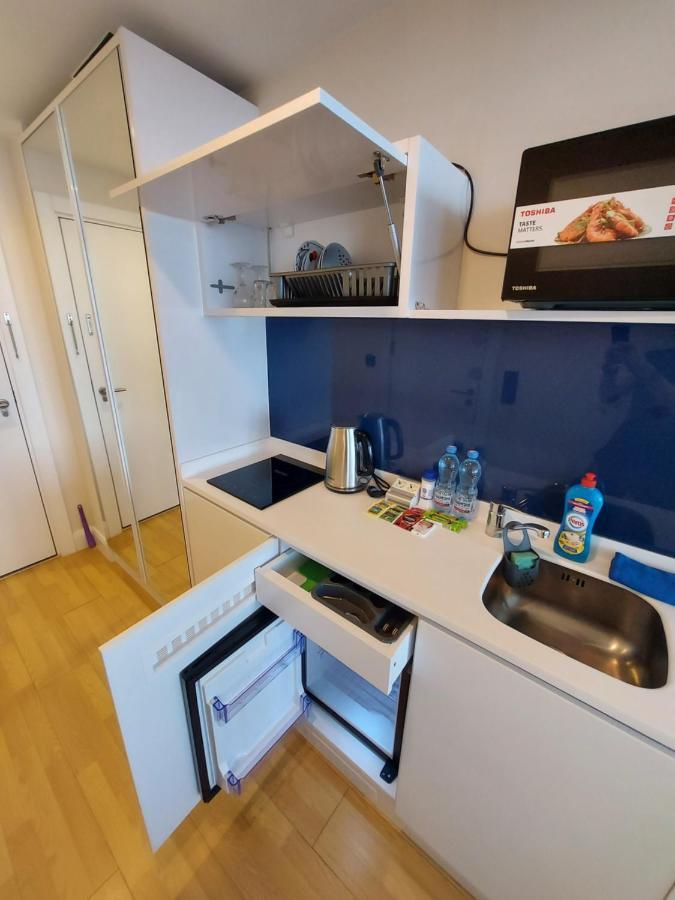 Номера На Высоких Этажах 24,31 Appartement Batoemi Buitenkant foto