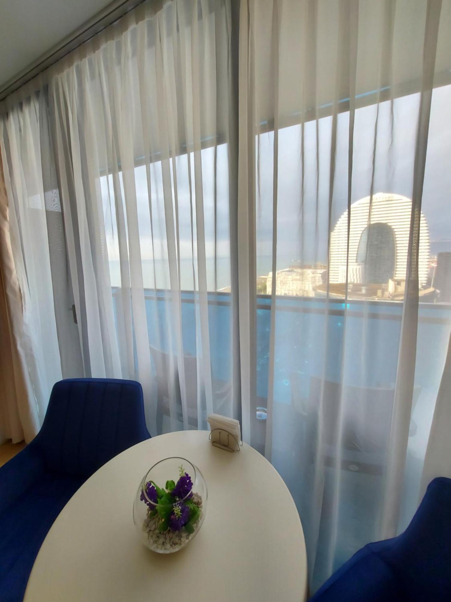 Номера На Высоких Этажах 24,31 Appartement Batoemi Kamer foto